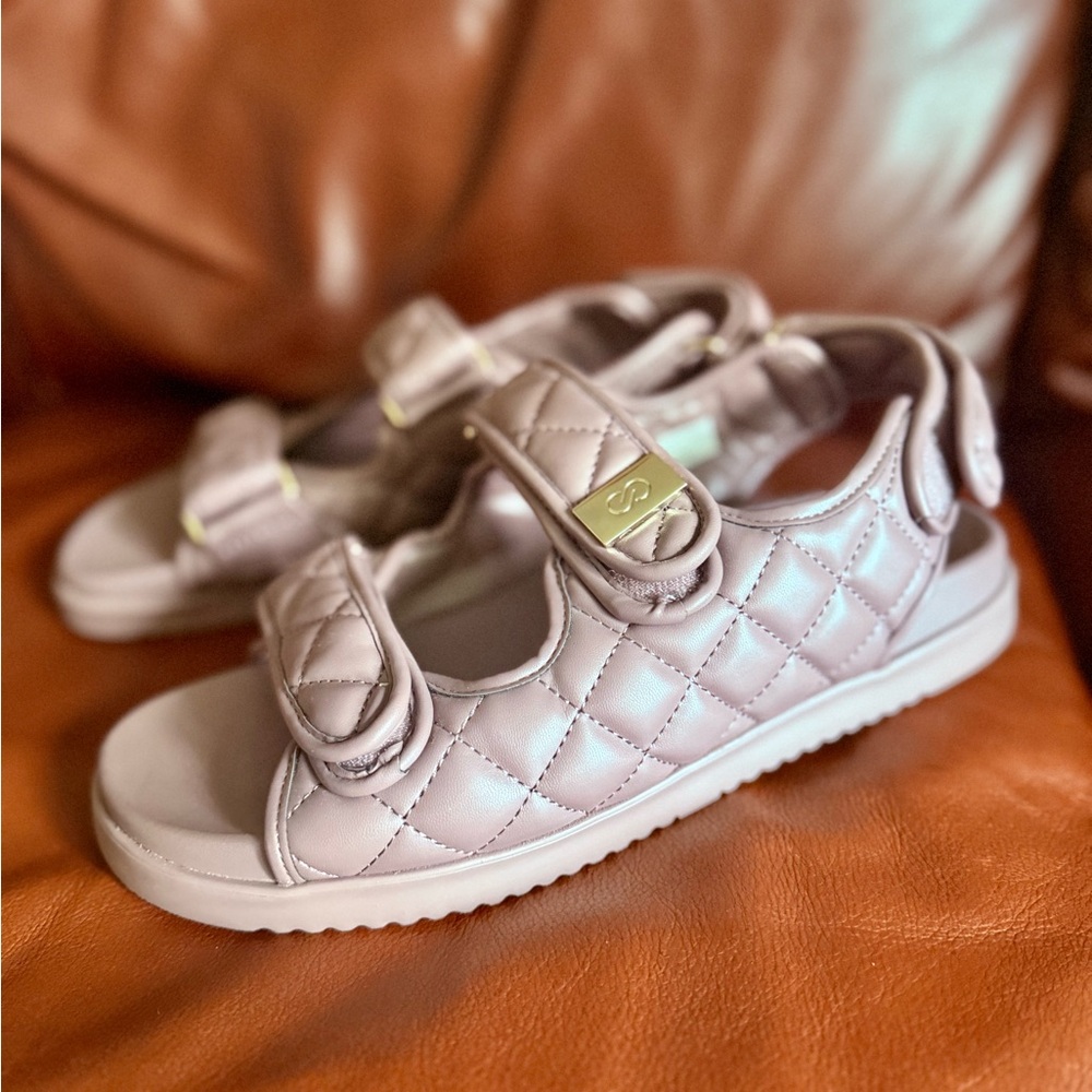 NEW Without Tags CALIA by Carrie Underwood Quilted Sandals - Lavender - Picture 4 of 7